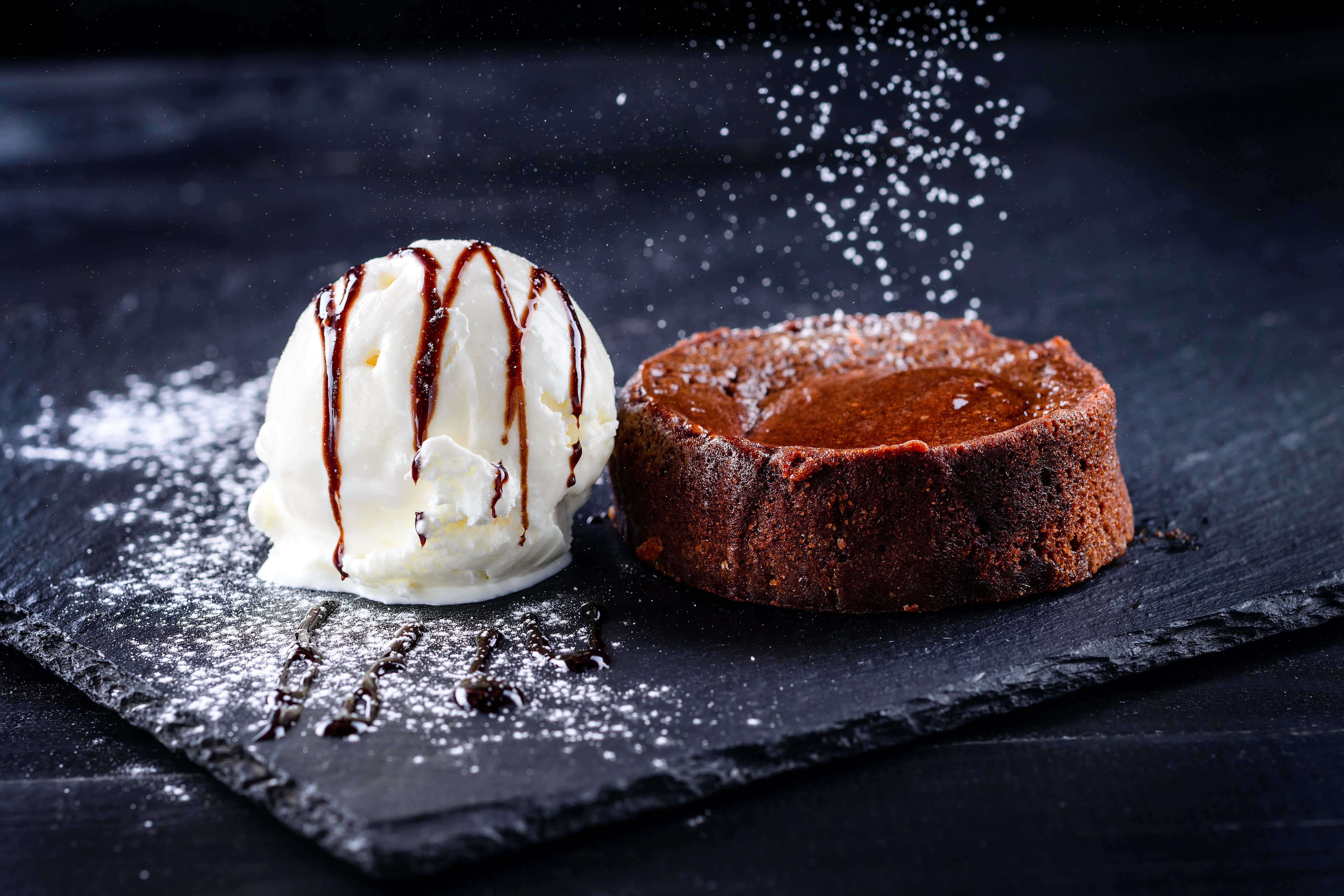 Fondant chocolat et glace vanille, dessert maison